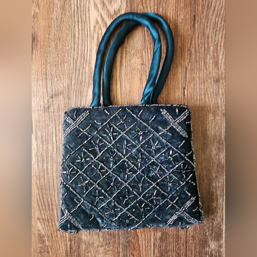 Women's Vintage Beaded Cocktail Clutch Purse with Attached Strap
